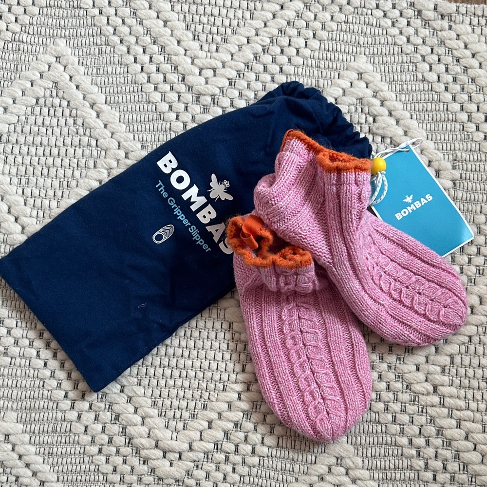 Bombas Pink Gripper Slipper with bag NWT
